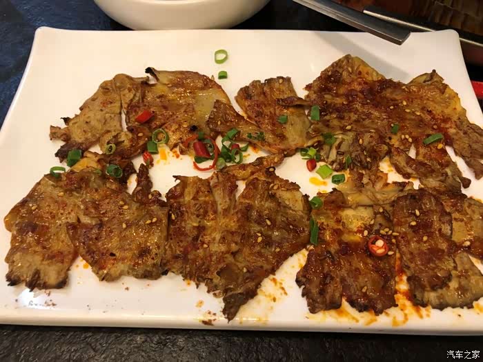 这是烤鲜蘑也是这家店的特色呢,味道完美.