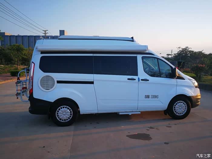 圈里自己改的房车,我也一直想买个全顺汽油自动出游和家用