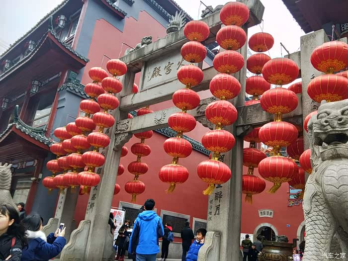 湖南沁园春长安车友会阿湘带小三逛一逛庙会