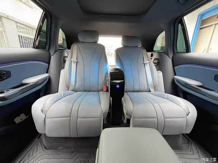 蔚来es6座位后排航空座椅升级分享