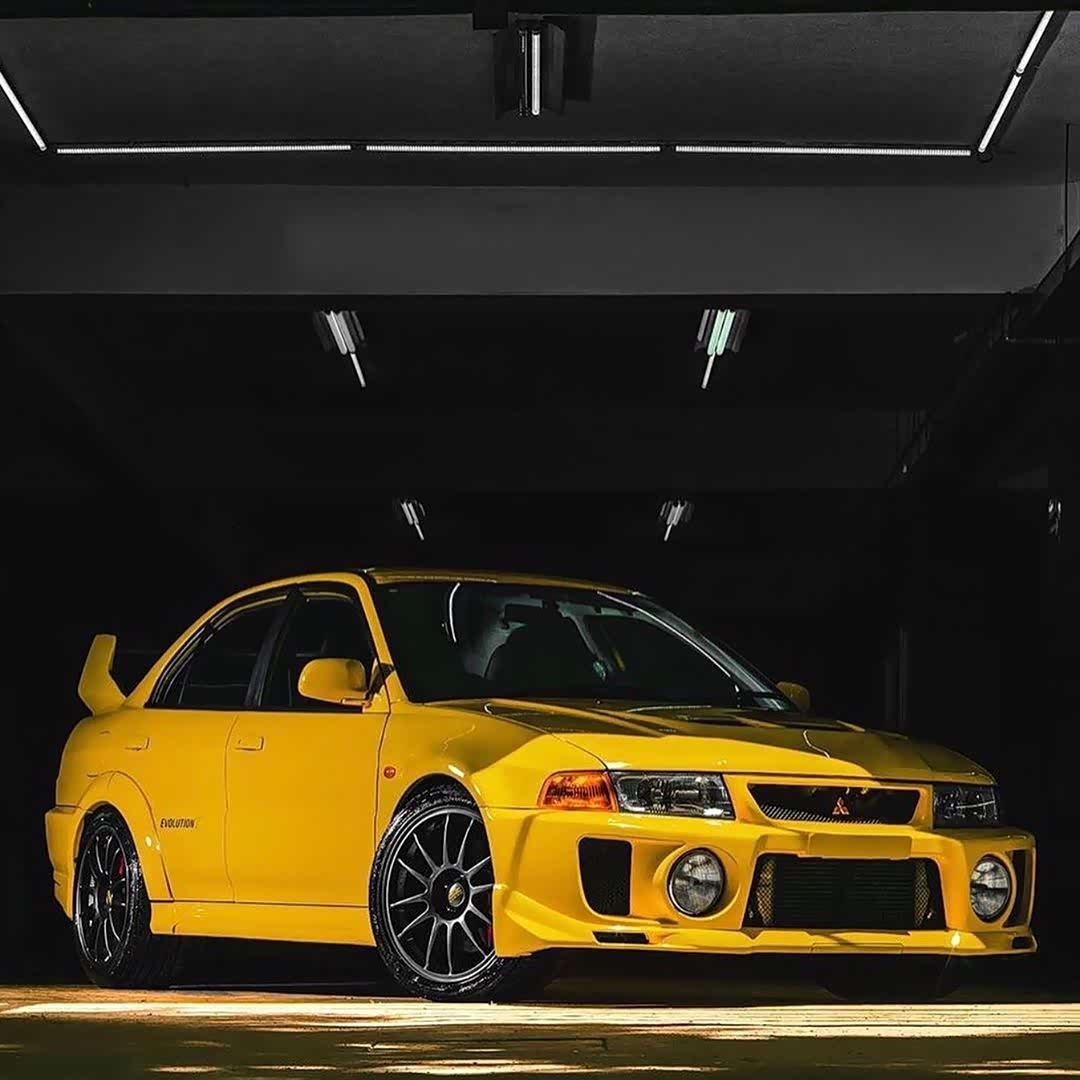 三菱evo 5 gsr黄色比较帅气.