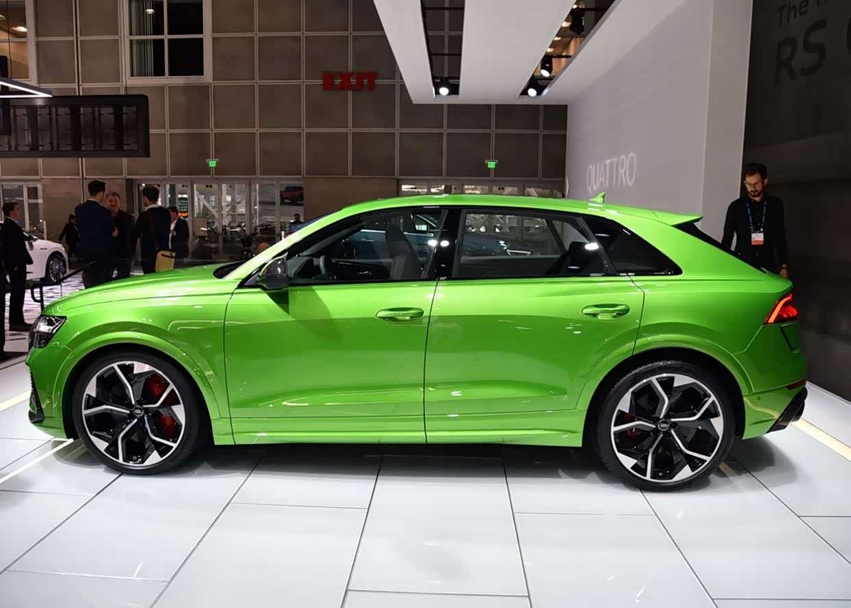 不那么倾向理性的奥迪rs q8,一身绿,非常耀眼