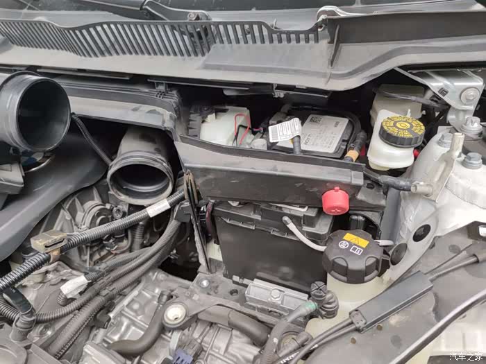 宝马2系多功能旅行车换电瓶全套教程加精