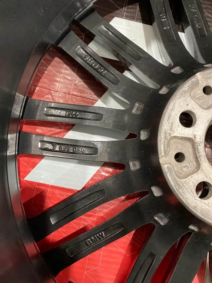 大哥们帮忙看看664轮毂可好