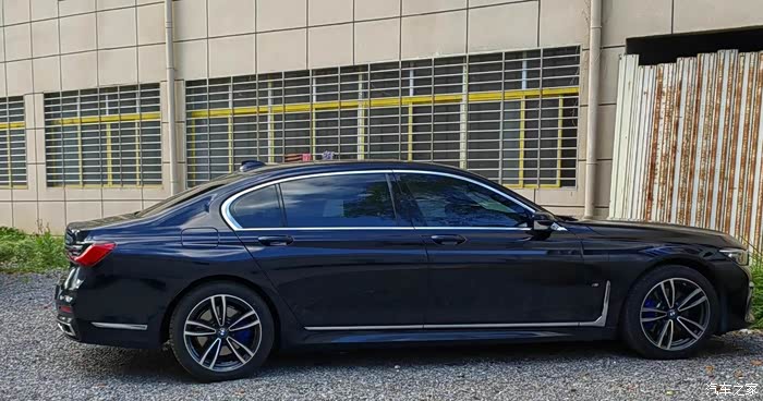 点击:>1|回复:>0宝马5系论坛>出21款730轮毂,2000公里落地全新无划痕.