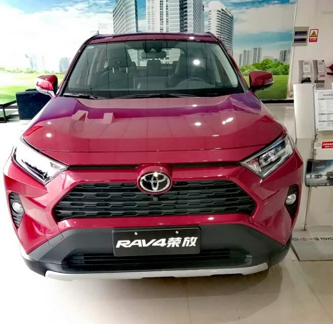 新款的荣放红色感觉比较一般般啊