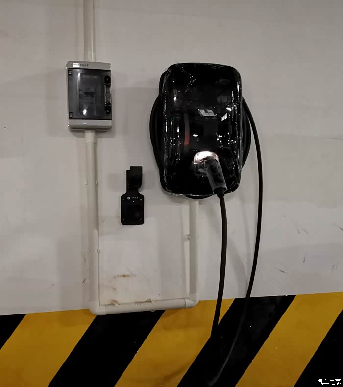 理想one的进餐条件之一充电桩