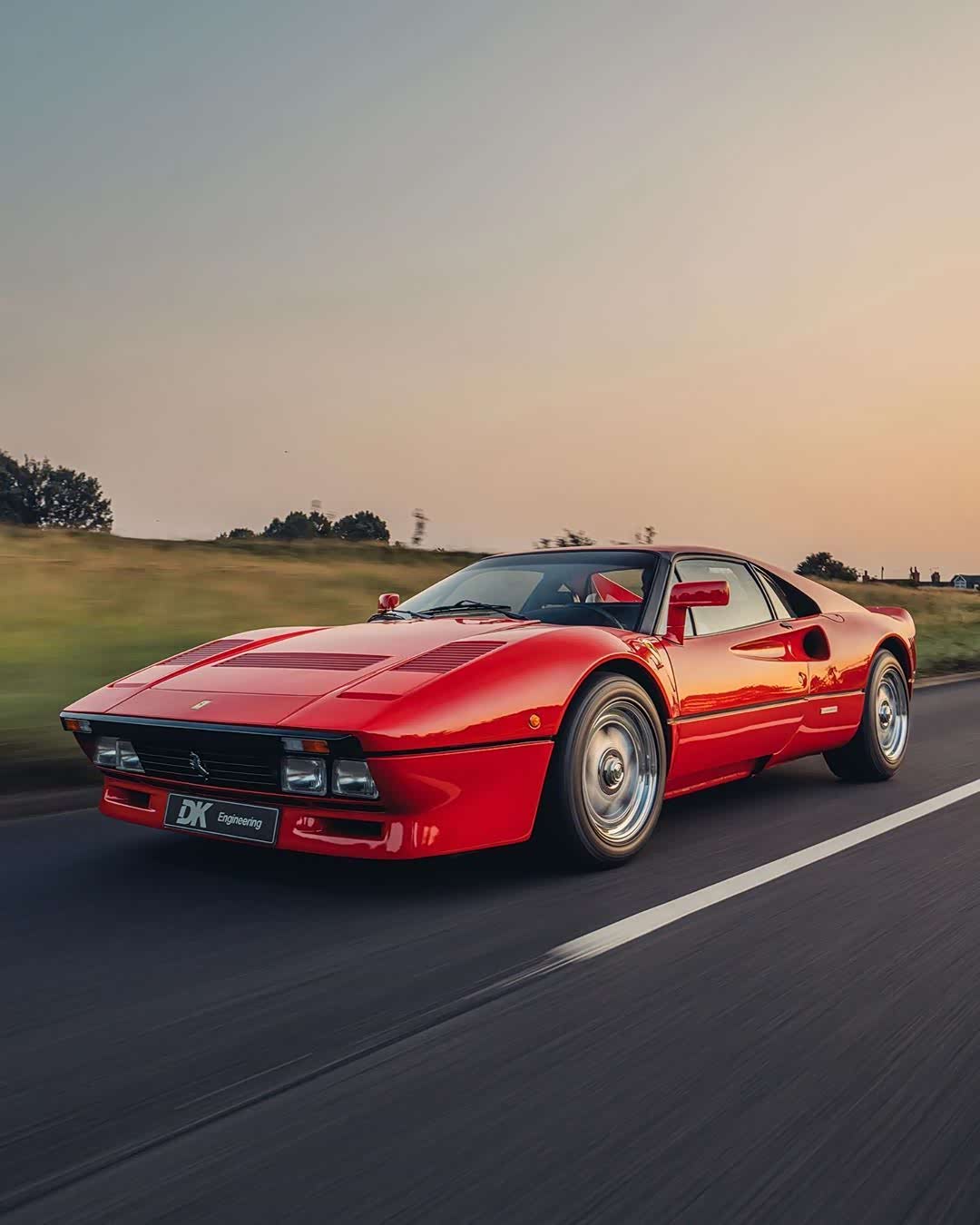 法拉利 288 gto,红色跃马依旧经典.