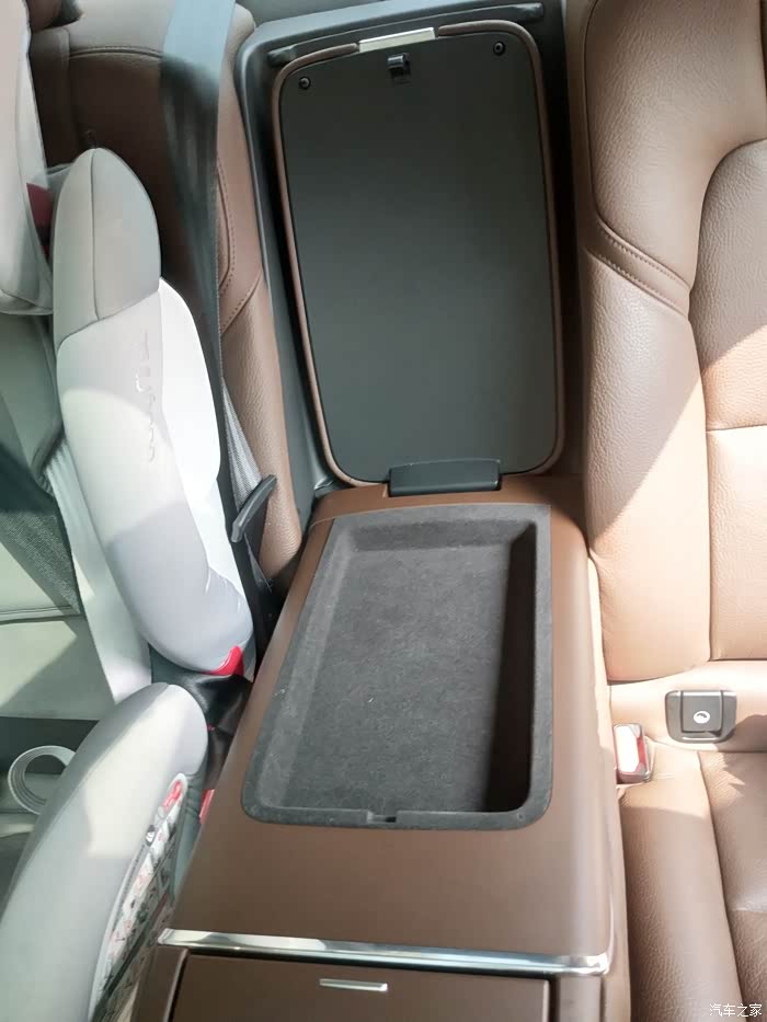 【图】沃尔沃s90的后排座椅的扶手_欢动论坛_汽车之家论坛