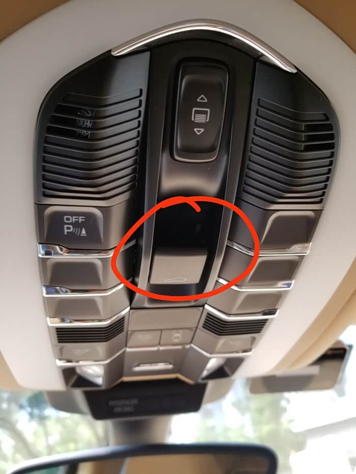 macan主驾的车窗玻璃升降按钮坏了保时捷质量怎么会这样