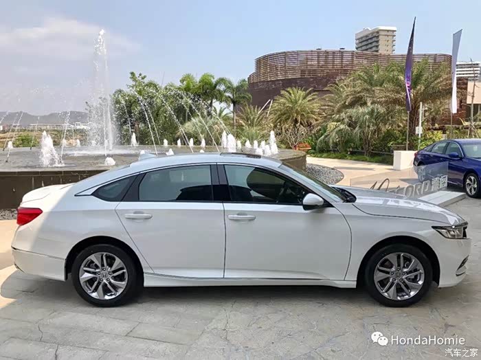 十代雅阁低配图片!