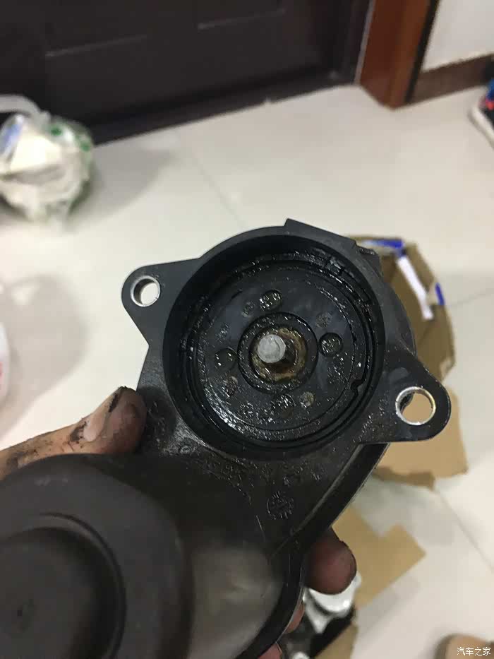 众泰e200刹车变软故障详解