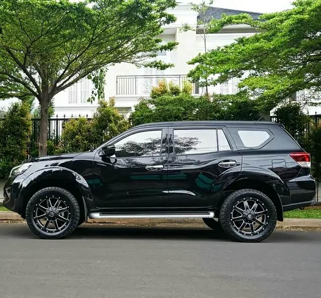 日产途达改装案例,换装20寸轮毂,瞬间霸气十足