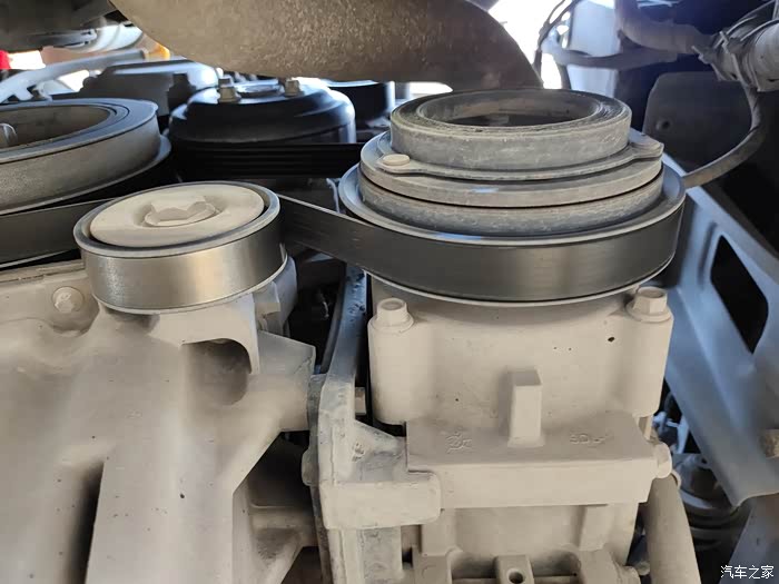 发动机皮带异响看我如何解决