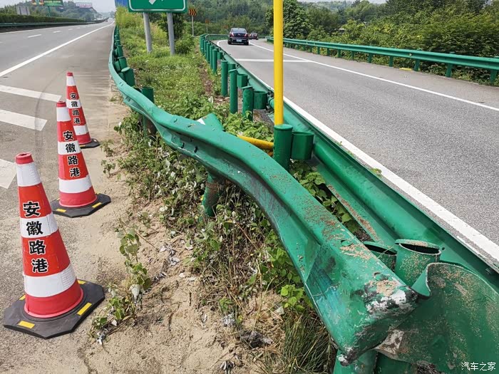 高速110至120直怼分路隔离墩,观致5,谢谢您保我一命