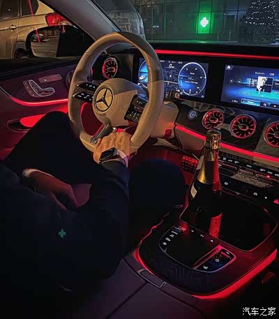 奔驰e coupe这内饰,真的无敌炫炫撩汉啊