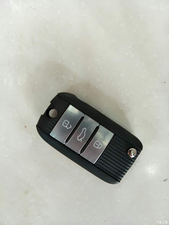 钥匙照,提车时候发现rx3钥匙有两种,手动和自动还不一样.