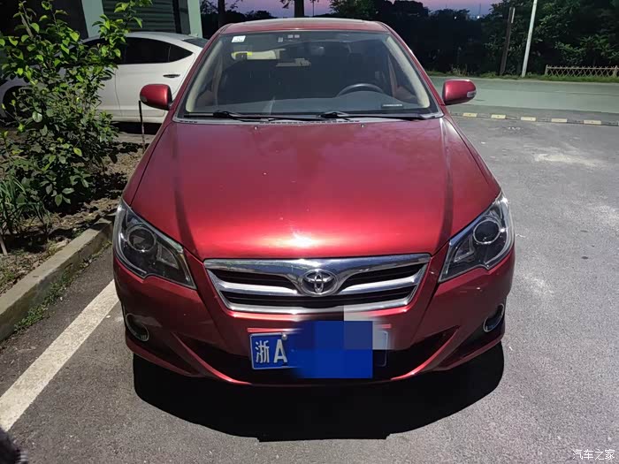 出本人自用13年红色丰田花冠16自动卓越版12万公里坐标杭州
