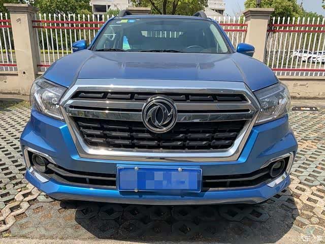 双飞燕东风车标被两条粗杠穿起来如冠军腰带一般