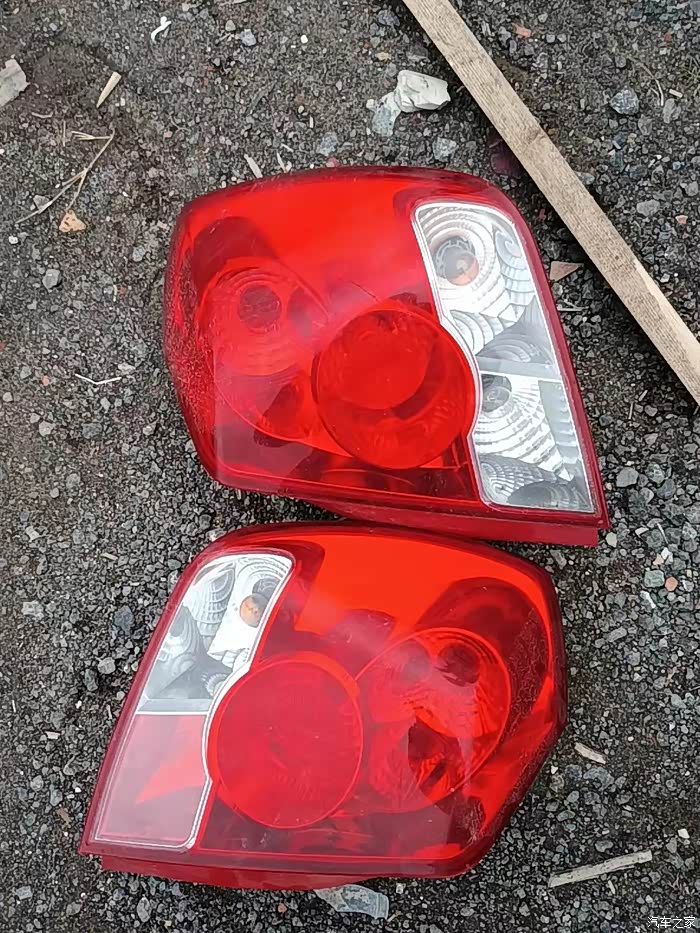 第一代凯越凯越的灯泡什么型号我想备用配齐一套谢谢