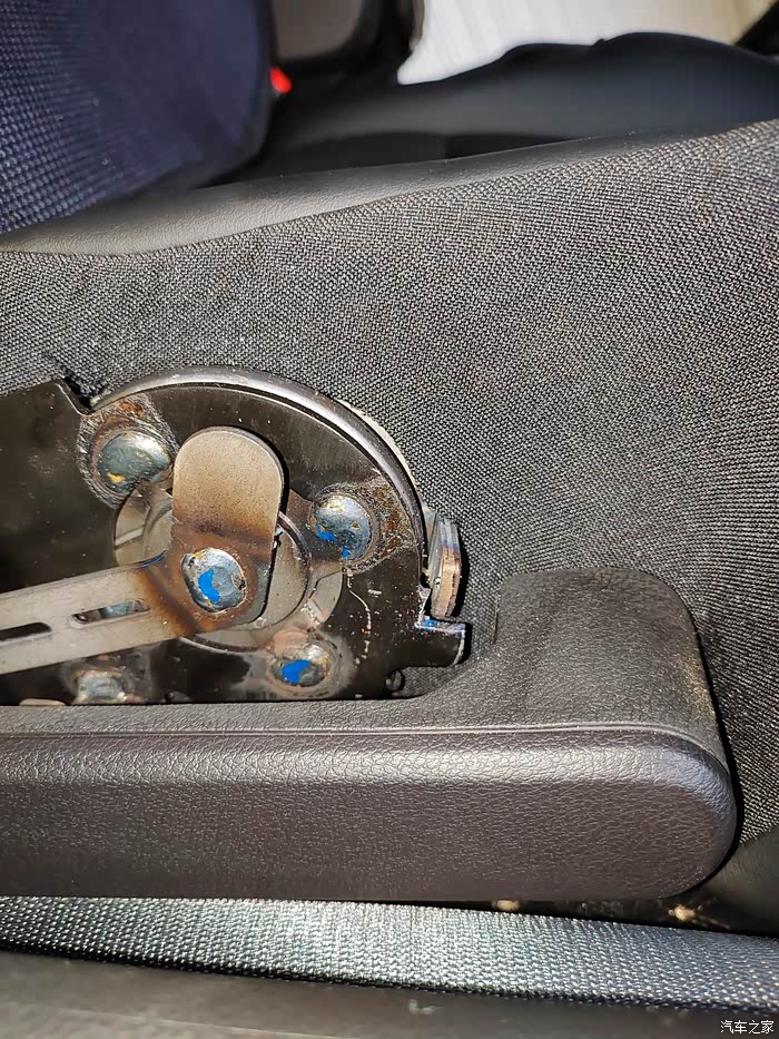 改装案例#自己动手,改装豪越l第2排座椅靠背角度