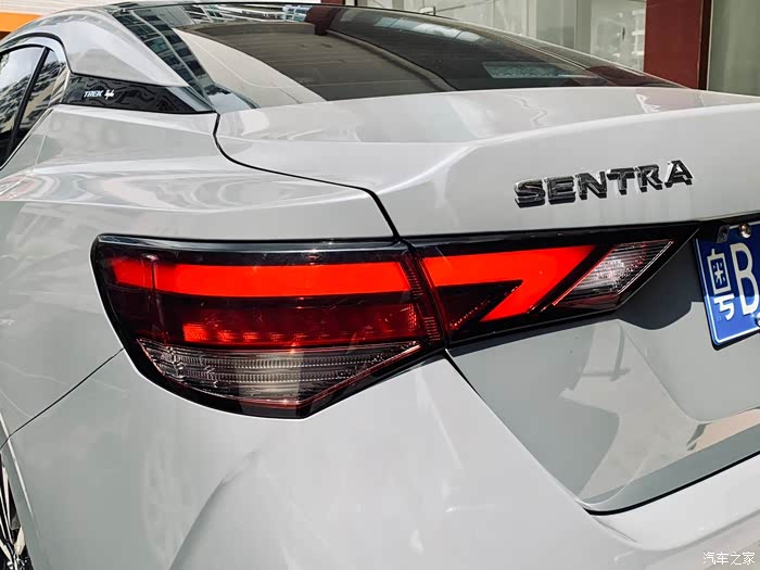 李师傅出品20款十四代轩逸升级21款led尾灯教程