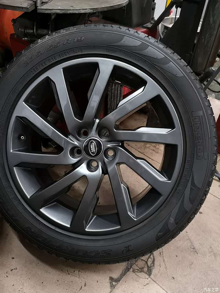 发神se舍灰配19寸枪灰色轮毂轮胎(整套转让)