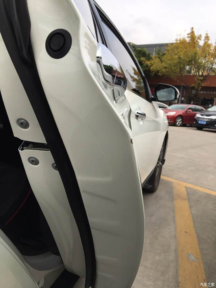 车门漆掉了一点车友怎么看