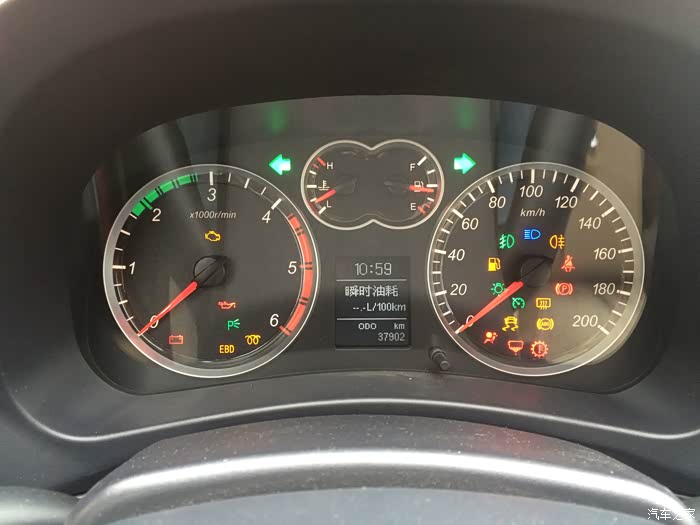 点亮了仪表盘所有的灯!