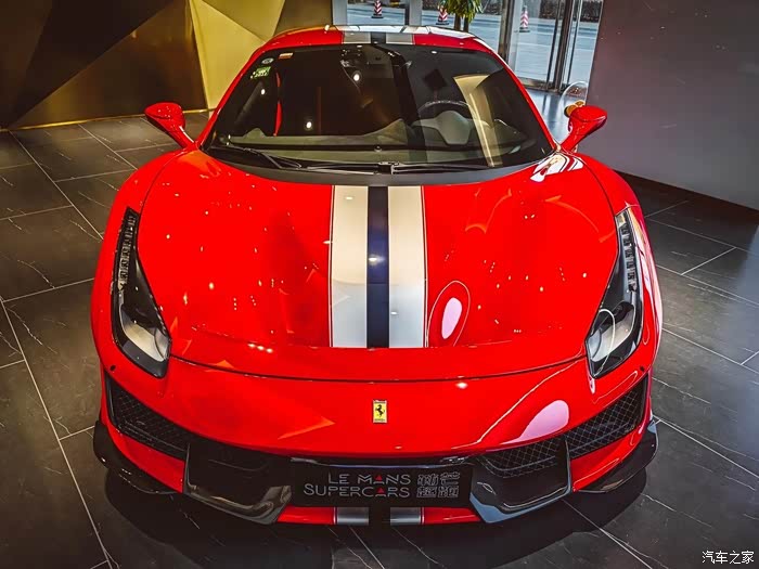 红色的法拉利488pista完美的敞篷动感十足真香