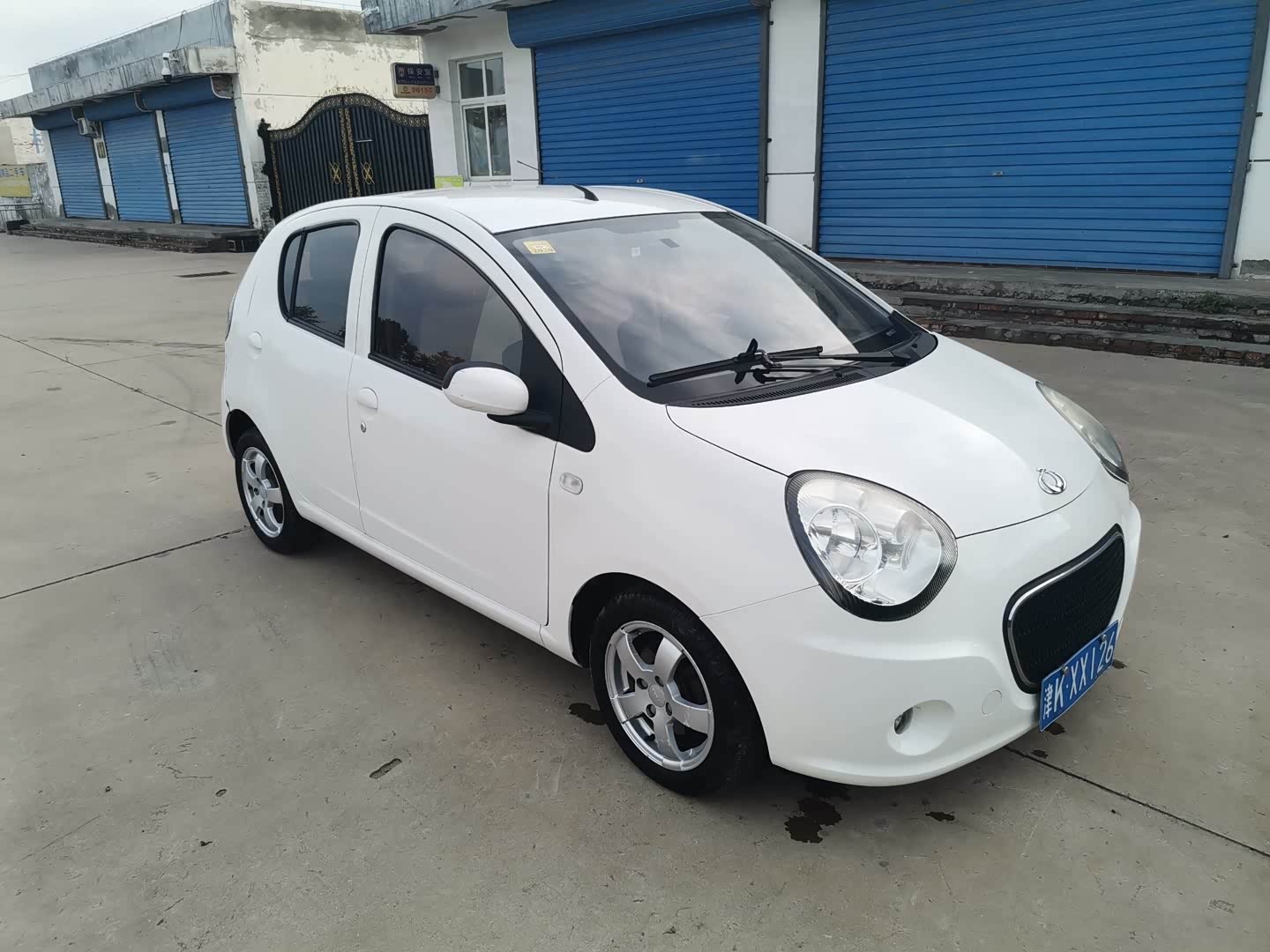 吉利熊猫当年卖的相当火爆的一款国产车