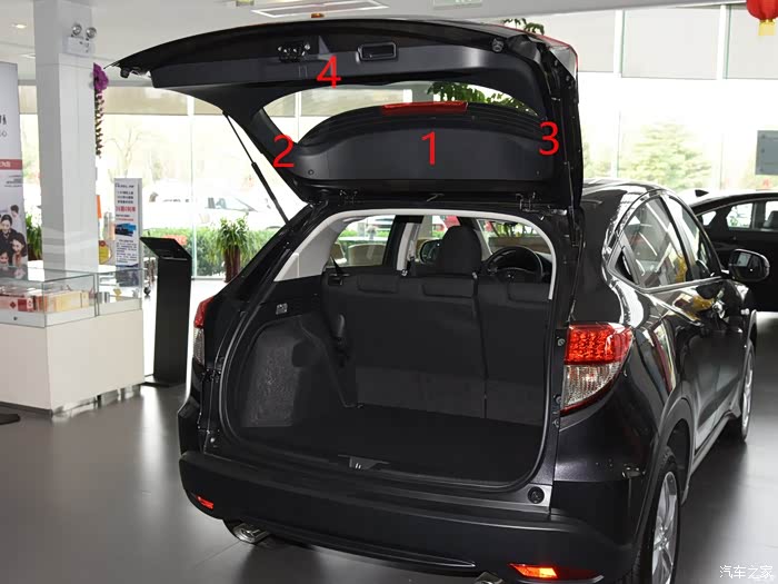 缤智后备箱盖内衬板怎么拆想安装一个行车记录仪后像头