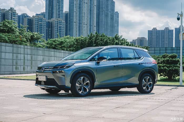 看车下订一气呵成,秒提广汽新能源埃安v