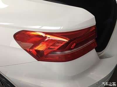 熏黑全led立体式尾灯漂亮气