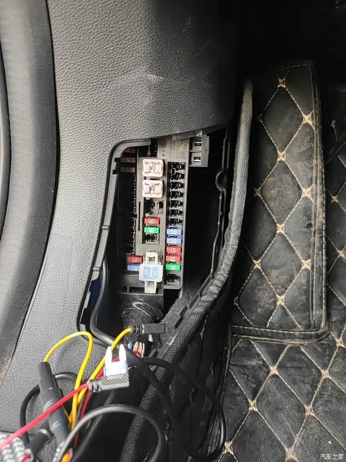 行车记录仪怎么接电