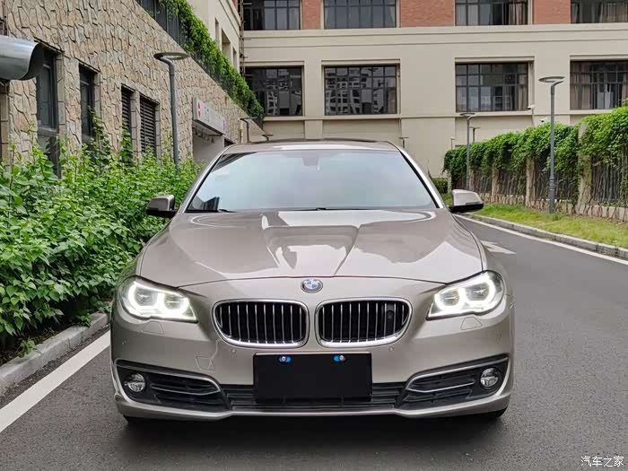 14年宝马5系535行政豪华版和奥迪a6l50豪华版