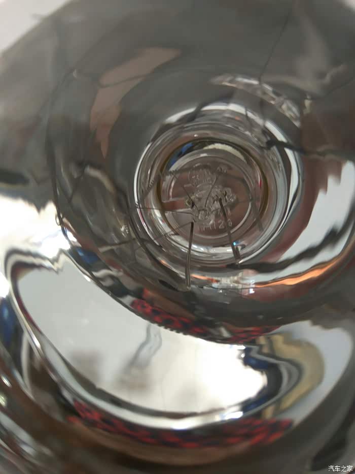 这样的灯泡算是坏的