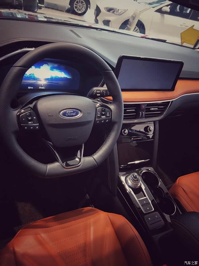 福特锐际内饰