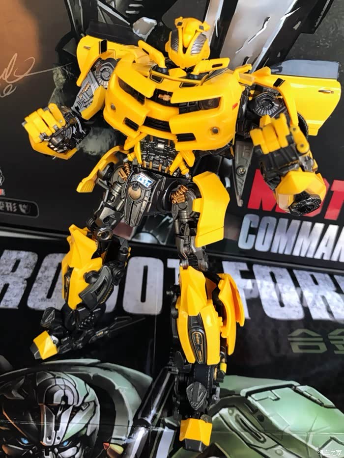 l汽车人里勇敢的侦察兵lt01大黄蜂鉴赏