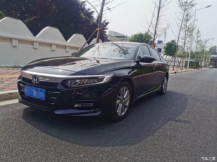 雅阁十代三个月准新车260精英版