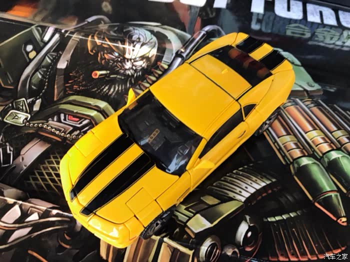 l汽车人里勇敢的侦察兵lt01大黄蜂鉴赏