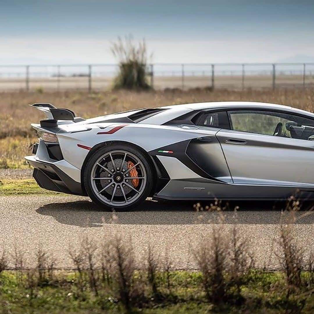 兰博基尼最强大牛美图走起来,全球限量900头的蛮牛!