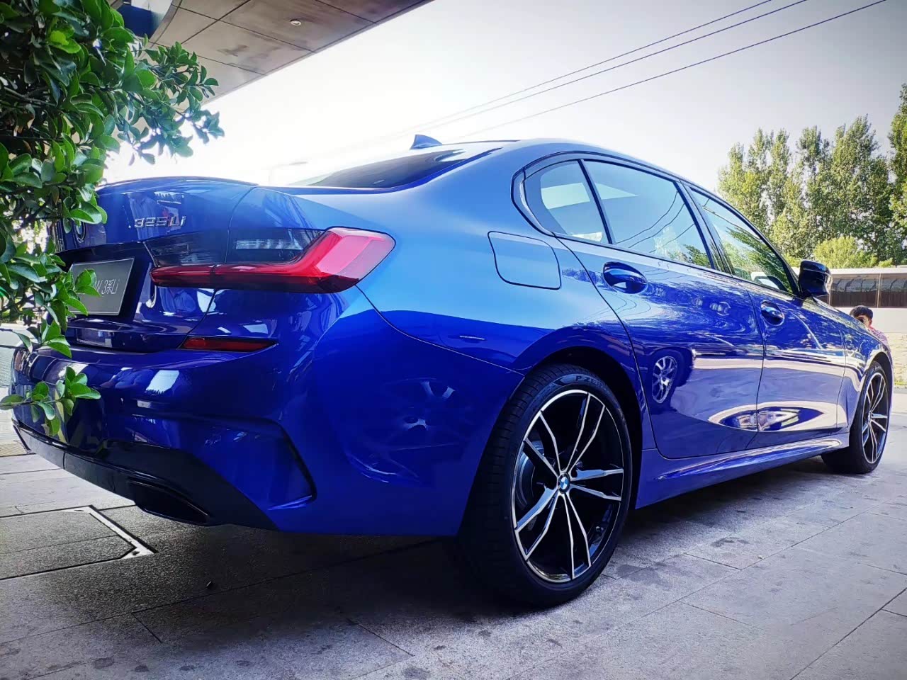 全新宝马3系,蓝色的很好看