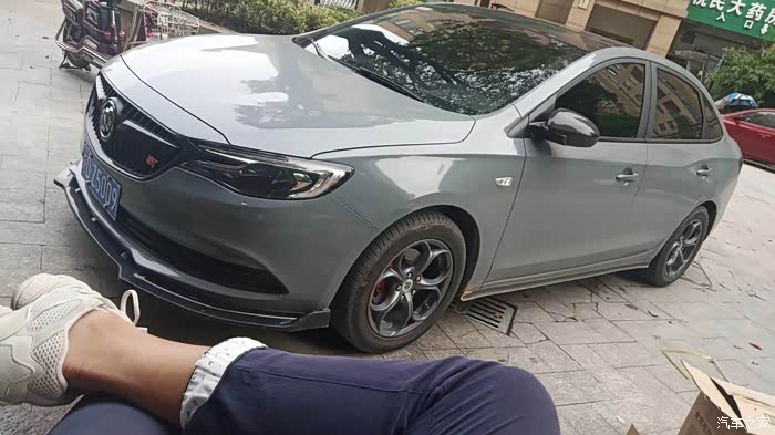 本人自己亲手改装别克英朗gt