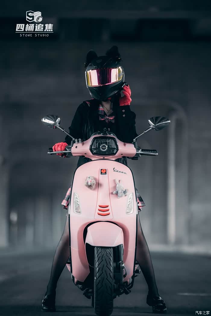 新人报道vespa女骑小姐姐写真