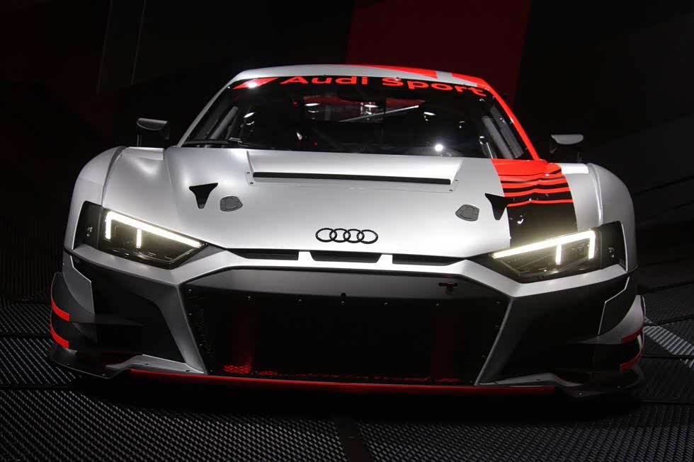 奥迪r8lmsgt3赛车宽体轮圈真的好看