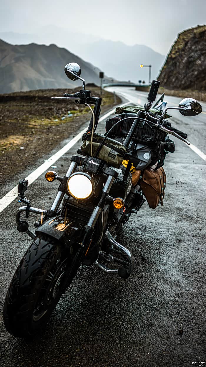 壁纸级分享摩旅独库公路的沿途景色