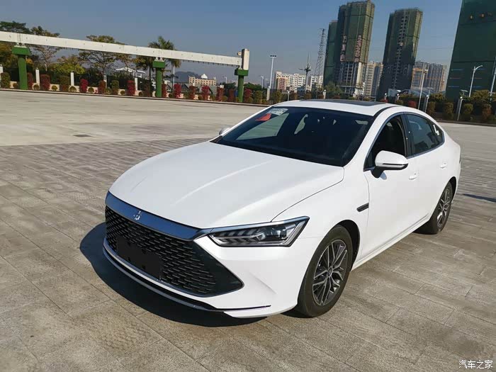 仔细一看原来是比亚迪即将新上市的秦plusdmi