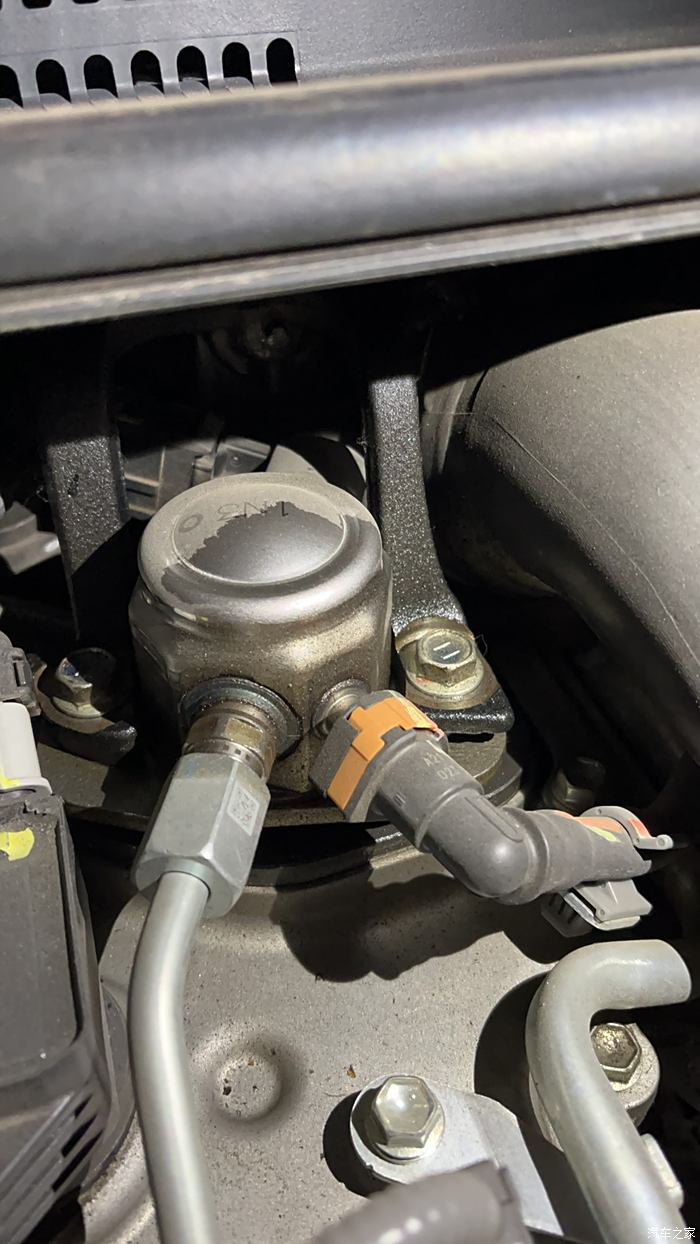 【图】21款丰田卡罗拉新车一年半高压油泵第二次漏油