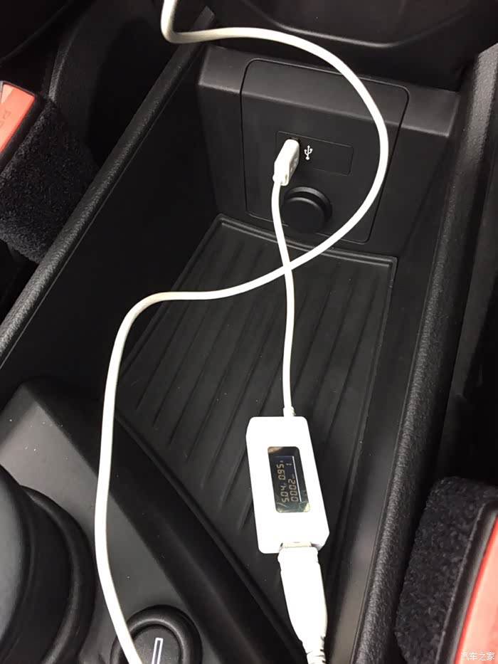 【图】看看车内usb的输出_宝马2系旅行车论坛_汽车之家论坛